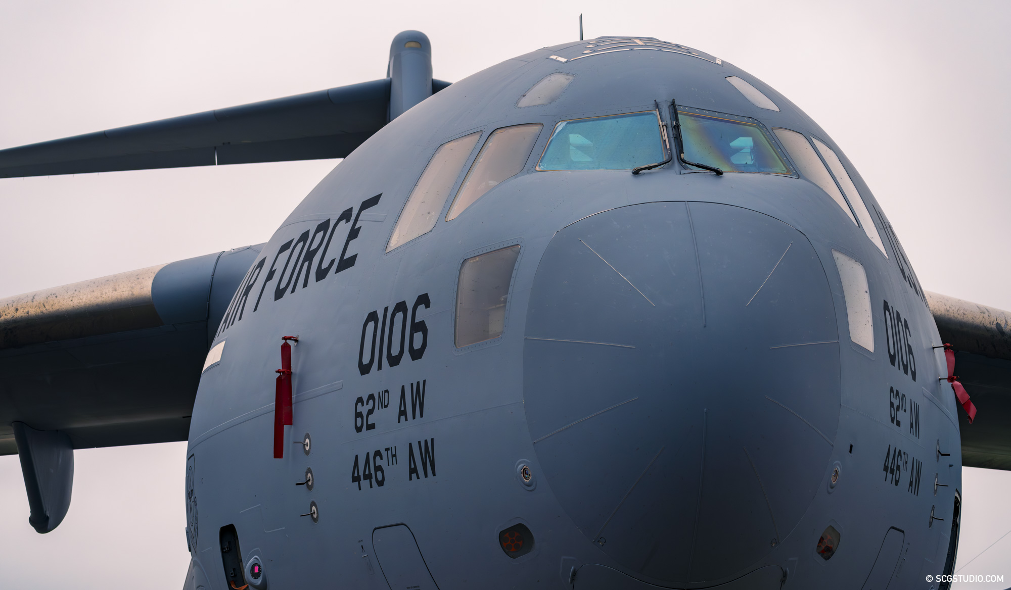 U.S. Airforce C-17 Globemaster parkedJ